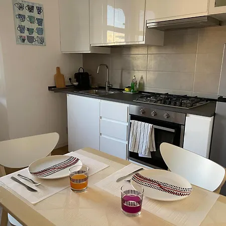 Liberty In Apartment *