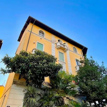 Liberty In Apartment *